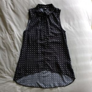 H&M sleeveless button-down tunic blouse